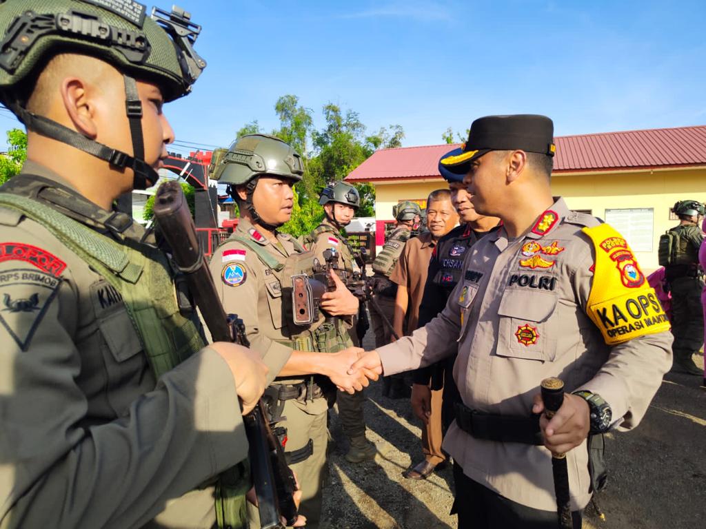 Kisah Heroik Di Papua, 31 Personel Brimob Bone Berhasil Amankan Wilayah Dan Dianugerahi Pin Emas Kisah Heroik Di Papua, 31 Personel Brimob Bone Berhasil Amankan Wilayah Dan Dianugerahi Pin Emas