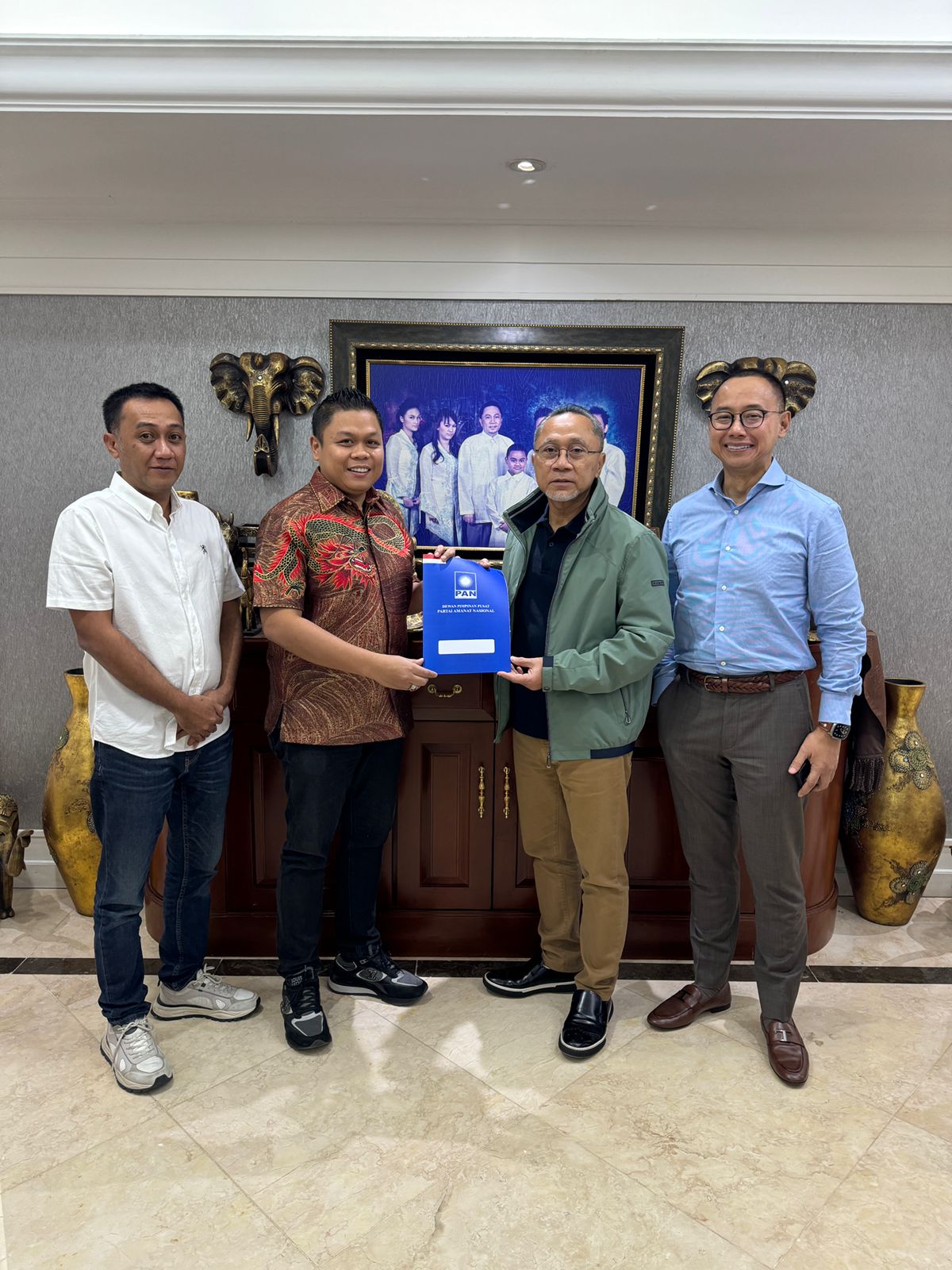 Yasir Machmud Terima Surat Tugas Dari Pan, Mulai Galang Dukungan Dan Koalisi Yasir Machmud Terima Surat Tugas Dari Pan, Mulai Galang Dukungan Dan Koalisi