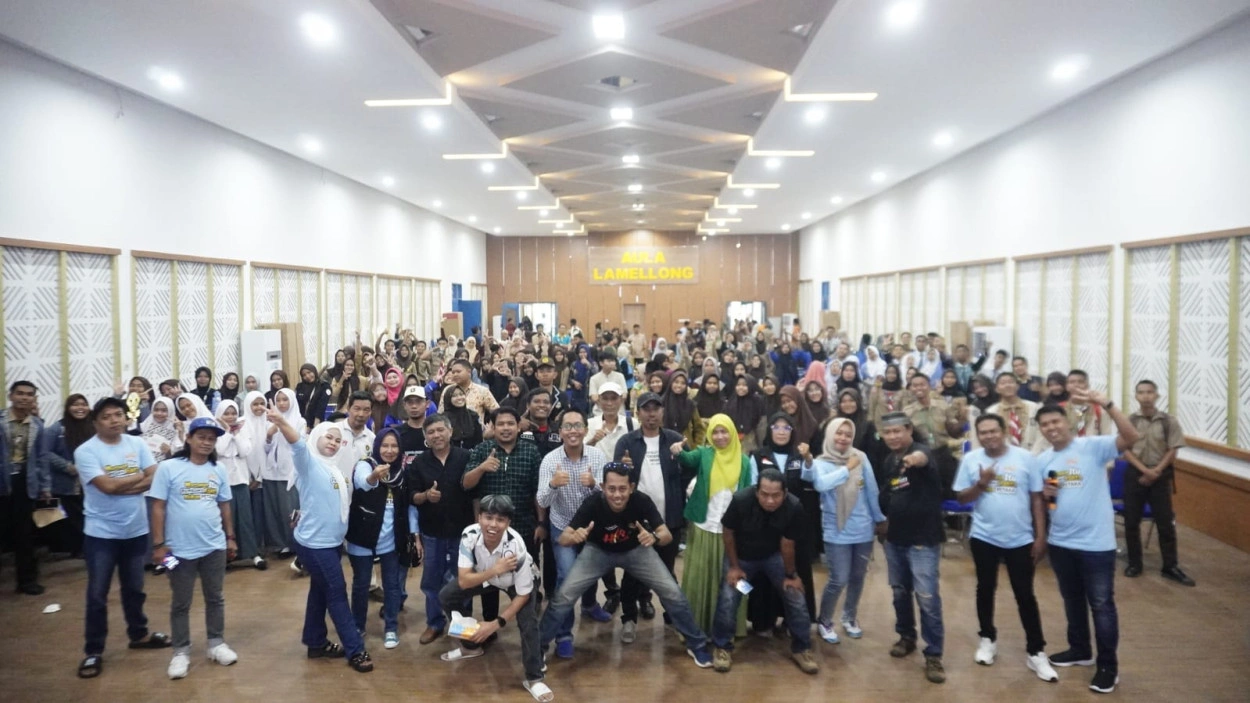 Menginspirasi Lewat Pena, Jurnalis Bone Tanamkan Semangat Pers Ke Pelajar Menginspirasi Lewat Pena, Jurnalis Bone Tanamkan Semangat Pers Ke Pelajar