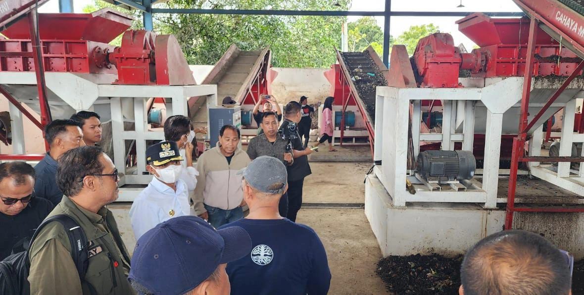 Langkah Awal Bone Kelola Sampah Modern, Kunjungan Inspiratif Ke Pangkep, Sampah Tak Lagi Masalah, Bupati Terkesan, Ingin Tiru Pangkep Olah Sampah Jadi Energi Langkah Awal Bone Kelola Sampah Modern, Kunjungan Inspiratif Ke Pangkep, Sampah Tak Lagi Masalah, Bupati Terkesan, Ingin Tiru Pangkep Olah Sampah Jadi Energi