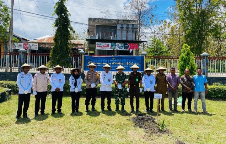 Rutan Negara Kelas Iib Kefamenanu Tegaskan Komitmen Ketahanan Pangan Lewat Pks Multi-Pihak Rutan Negara Kelas Iib Kefamenanu Tegaskan Komitmen Ketahanan Pangan Lewat Pks Multi-Pihak