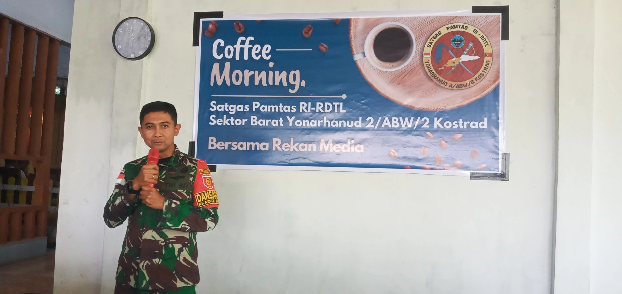 20251025_105801 Satgas Pamtas Yonarhanud 2/Abw/2/ Kostrad Ajak Media Bersinergi Lewat Coffee Morning Di Perbatasan