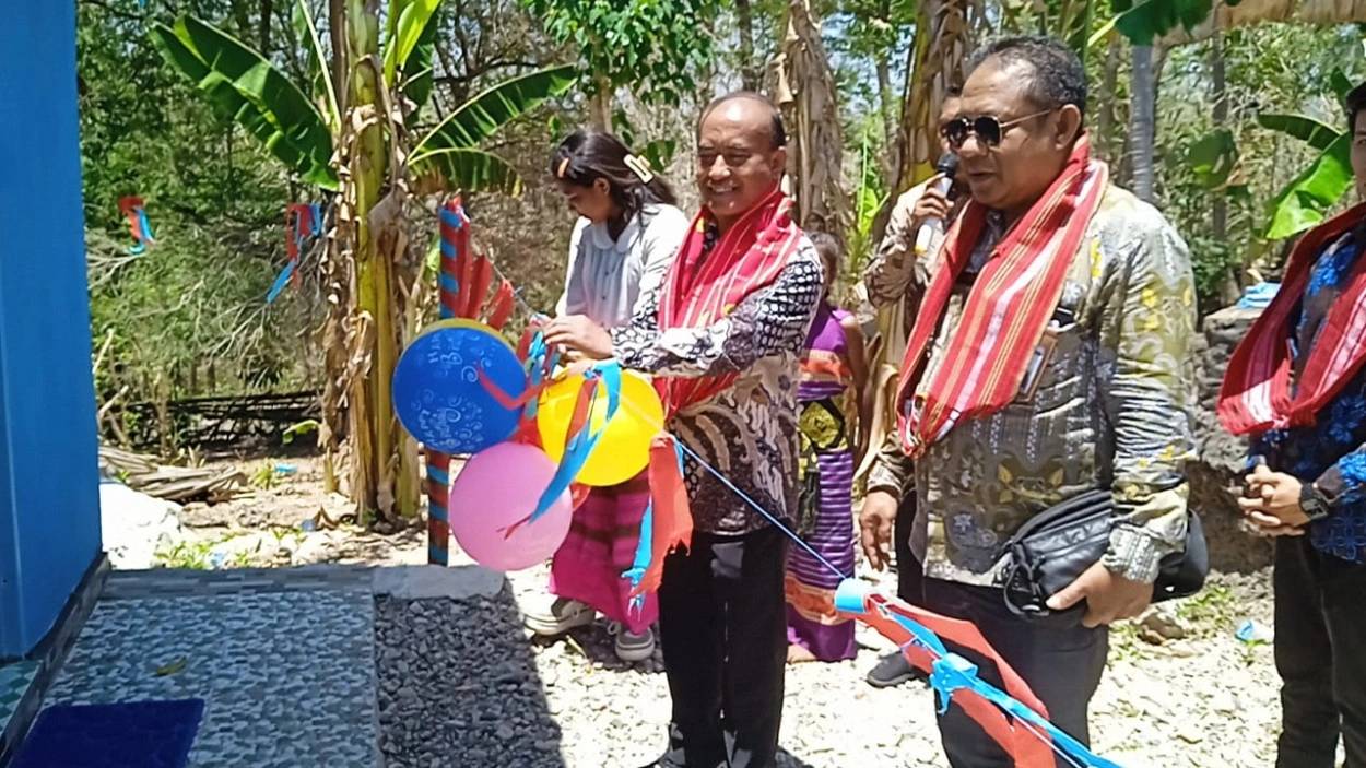 Img-20251022-Wa0039 Peluncuran Mck Di Gsja Imanuel Oepope Bawa Harapan Baru Bagi Desa Naob