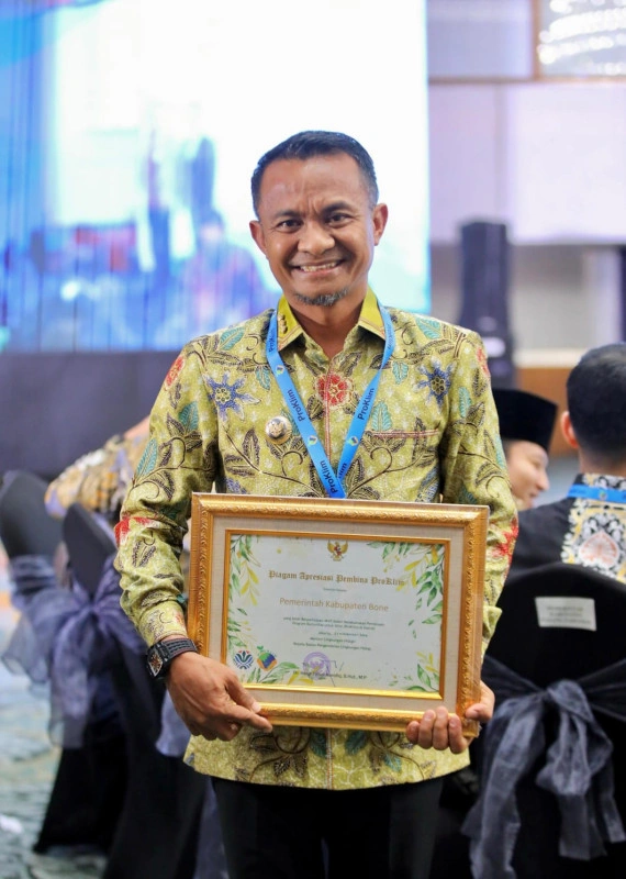 95381Add-3968-41B0-9E52-Fe6192E3Fedc Bupati Bone Terima Apresiasi Pembina Proklim 2025, Bukti Kepemimpinan Lingkungan Hidup Dari Timur Indonesia
