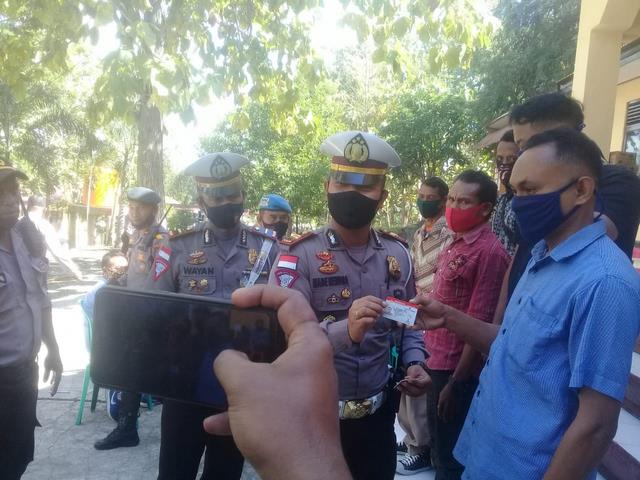 Lahir 1 Juli Tujuh Warga Di Ttu Dapat Hari Sim Gratis