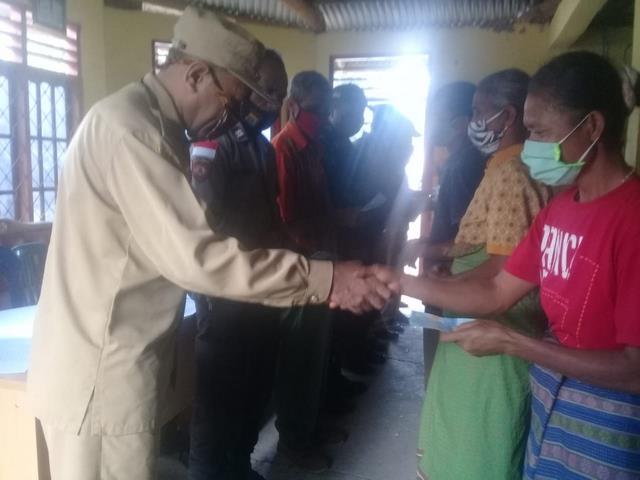 Camat Pantau Langsung Penyaluran Blt Tahap Terakhir