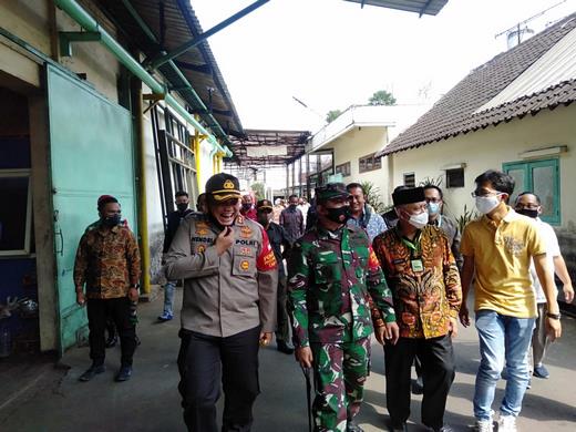 Pastikan Penerapan Industri Tangguh, Sanusi Mendatangi Perusahaan Rokok