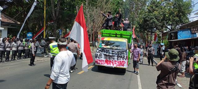 Demo Di Dprd, Solid Minta Izin Beraspirasi