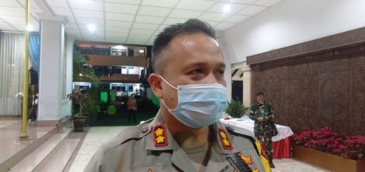 Ratusan Personil Mengamankan Pendaftaran Cabup Malang