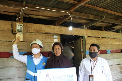 Membantu Warga Nikmati Listrik Pln Luncurkan Program Terangi Negeriku