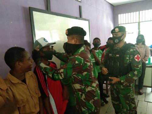Satgas Yonif Para Raider 432 Kostrad Penyuluhan Covid-19 Di Sma Negeri Kanggime