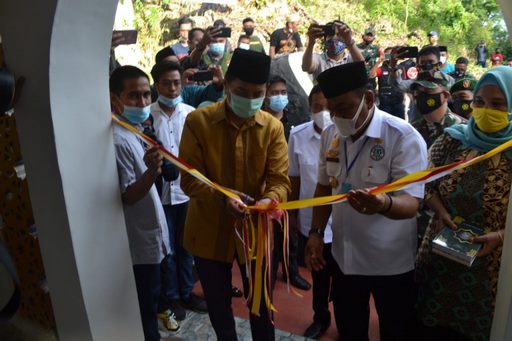 Bupati Bone Resmikan Mesjid Kis Firdaus