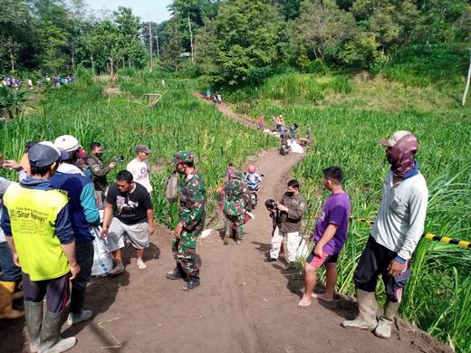 Jalan Penghubung Rusak, Ribuan Warga Di Kesambon Terisolir