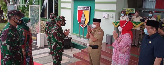Pangdam V/Brawijaya Minta Pasukannya Aktif Perangi Covid-19