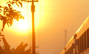 Cerpen : Senja Di Perlintasan