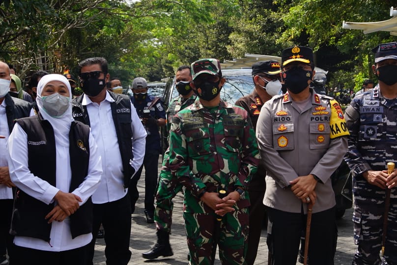 Kapolres Malang Dampingi Forkopimda Jatim Tinjau Serbuan Vaksinasi Massal Di Kampus Um