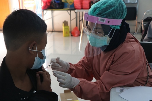 Hari Bakti Tni Au Lanud Abdulrachman Saleh Gelar Vaksinasi Untuk Masyarakat