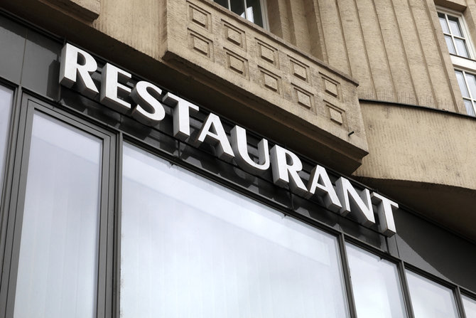 Bantu Warga Isoman Og Resto Bagi Makanan Secara Gratis