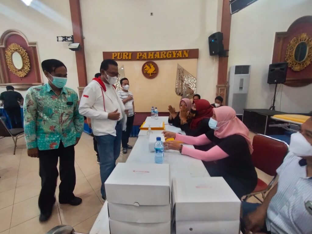 Legislator Senayan Bantu Vaksinasi Warga Di Malang Raya