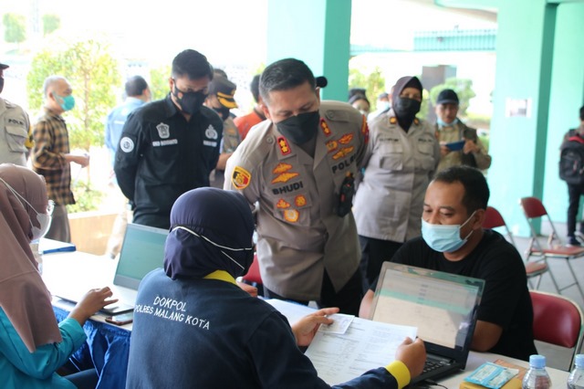 Kejar Herd Immunity, Polresta Malang Kota Gandeng Pwi Gelar Vaksinasi 1000 Dosis
