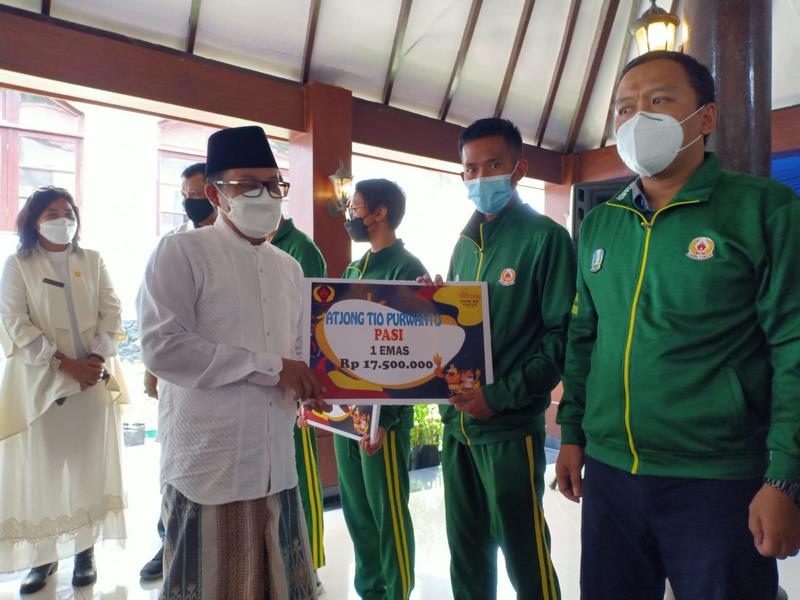 Hargai Atlet Pon Papua Pemkot Malang Memberikan Bonus