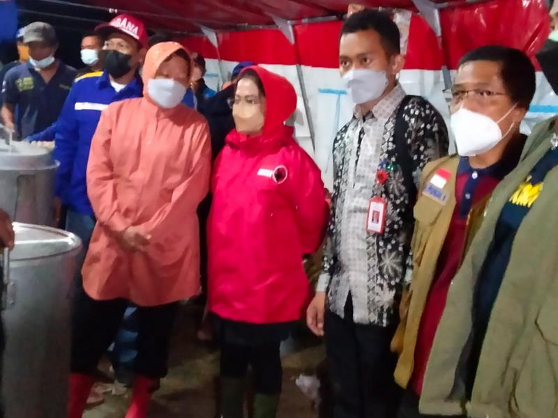 Tinjau Lokasi Banjir Mensos Siapkan Lumbung Sosial