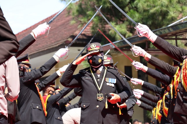 Kapolresta Malang Kota Gelar Wisua Anggota Yang Purna Tugas