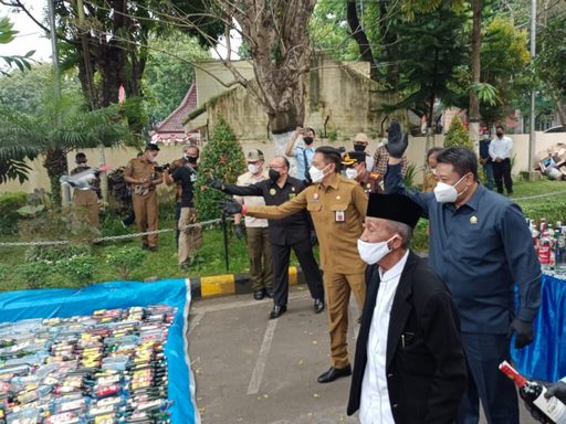 Polres Malang Musnahkan Ribuan Botol Miras, Dan Narkoba