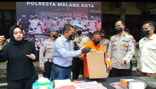 Aksi Dukun Pengganda Uang Berakhir Di Polisi