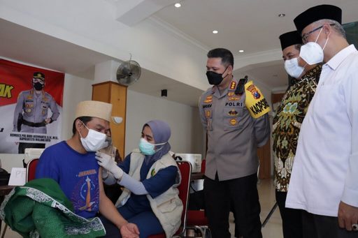 Gandeng Kemenag Kota Malang, Pcnu, Polresta Malang Kota Gelar Vaksinasi Booster
