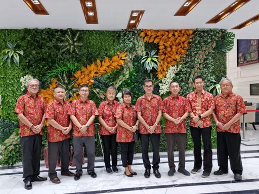 Menag Yaqut Apresiasi Sejarah Toasebio Dengan Prasastinya