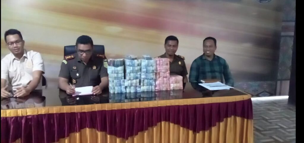 Kejari Ttu Kembalikan Uang Hasil Korupsi Puskesmas Inbate