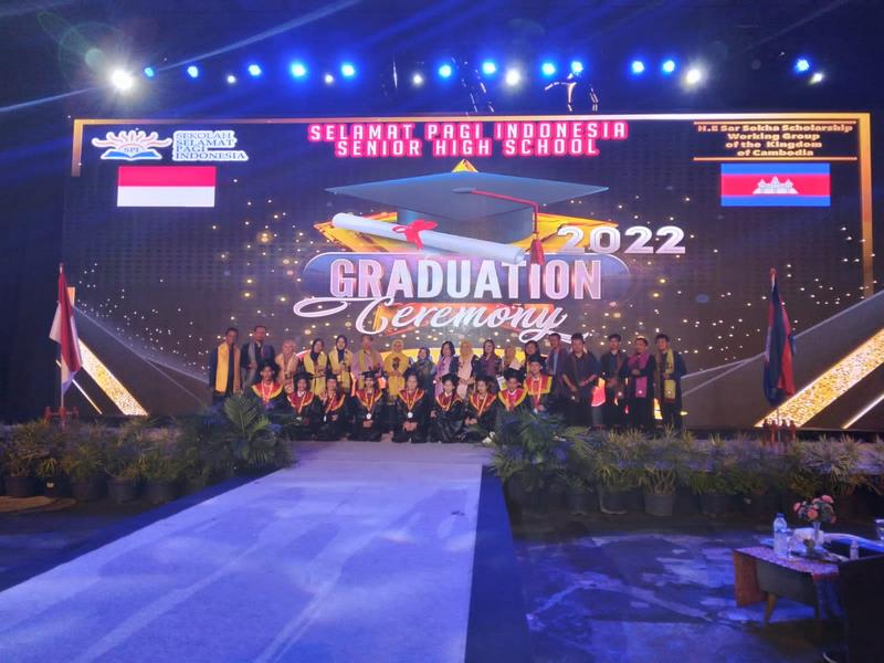 Sembilan Siswa Asal Kamboja Wisuda Di Spi