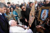 Sri Sultan Kirim Lukisan Gunungan Wayang Kulit Untuk Paus Fransiskus Di Roma
