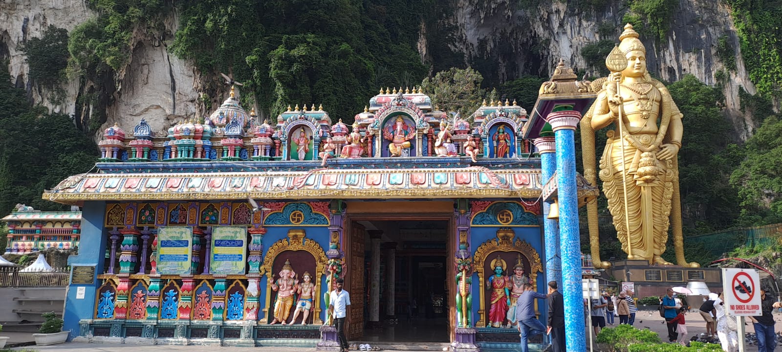 Batu Caves Kuala Lumpur Malaysia: Keajaiban Alam dan Spiritualitas yang Menggetarkan Hati_zonanusantara.com