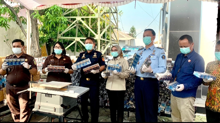 Kejari Kendal Musnahkan Ribuan Pil Jenis Obat Terlarang