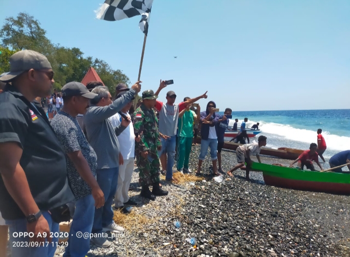 Pejabat Di Ttu Buka Lomba Dayung Di Pantura Wini