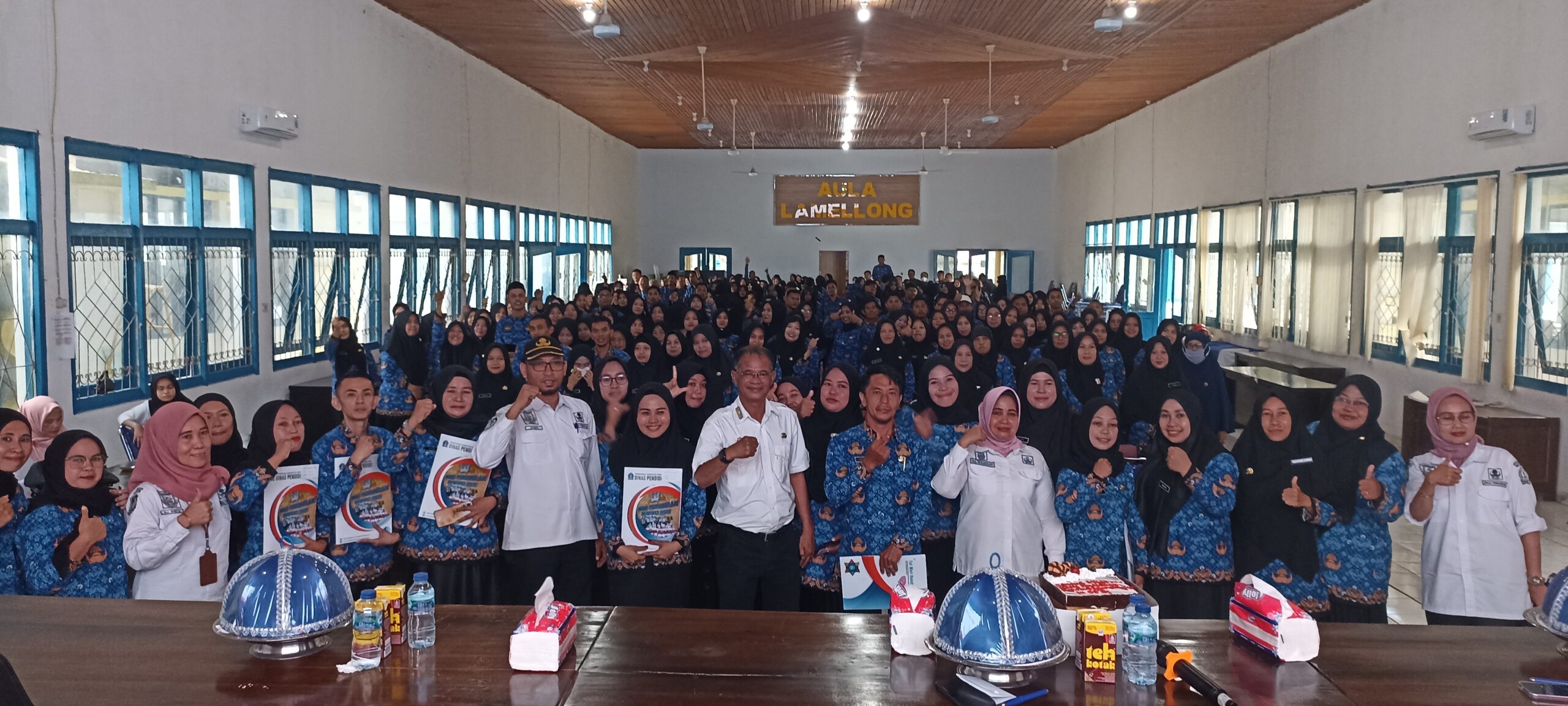 Serahkan Spmt Bagi Guru Pppk, Kadis Pendidikan Bone: Pppk Hampir Sama Pns Dan Miliki Peluang Jadi Kepsek