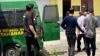 Kejari Bone Tahan Dua Tersangka Perusakan Hutan, Kepala Desa Rappa Dan Tukang Chainsaw Terlibat