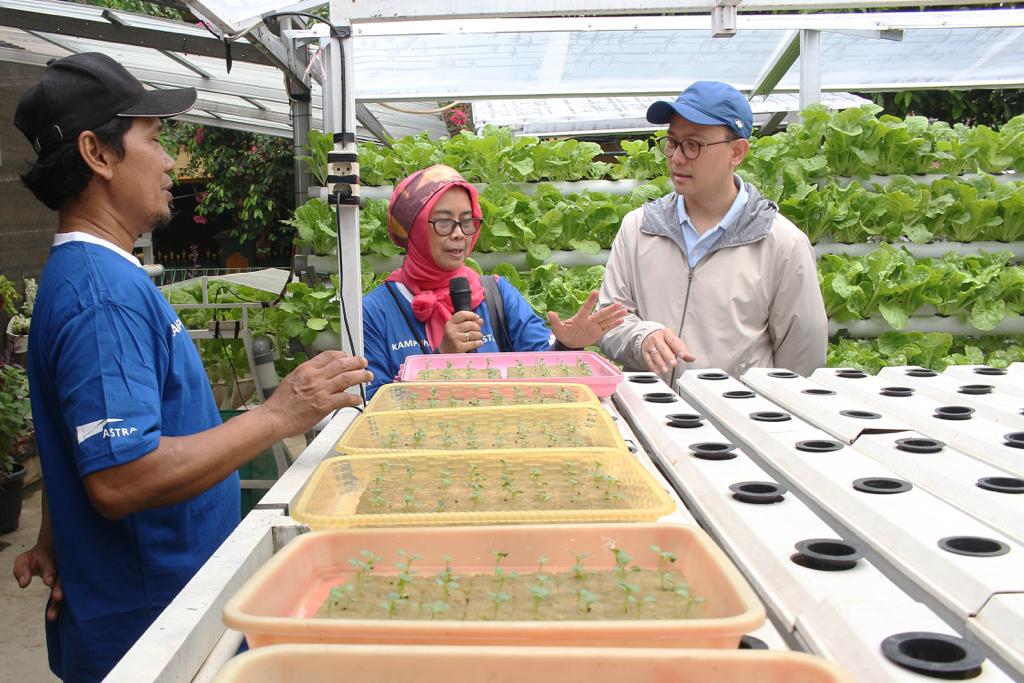 Astra Bersama Media Dan Blogger, Menyelami Ekosistem Hijau Kampung Berseri Astra Pekayon