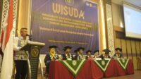 Pj. Bupati Bone Ajak Wisudawan Universitas Muhammadiyah Bone Ciptakan Inovasi Dan Lapangan Kerja