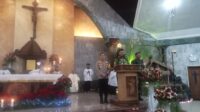 Masuk Ke Dalam Gereja, Bupati Gresik Ucapkan Selamat Natal