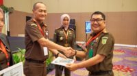 Kejari Bone Raih Dua Penghargaan Bergengsi Di Rakerda Wilayah Hukum Kejati Sulsel 2023