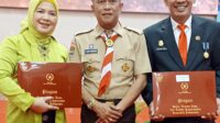 Hamzah Sanusi Terima Penghargaan 30 Tahun Pengabdian Dari Presiden Ri