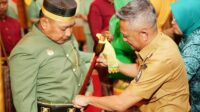 Kunjungan Kerja Ke Bone, Pangdam Xiv/Hasanuddin Dianugerahi Nama Bugis &Quot;La Patiroi Daeng Patangnga&Quot;