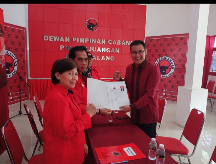 Berburu Rekom, Ardantya Syahreza Daftar Cakada Ke Dpc Pdi-P Kota Malang