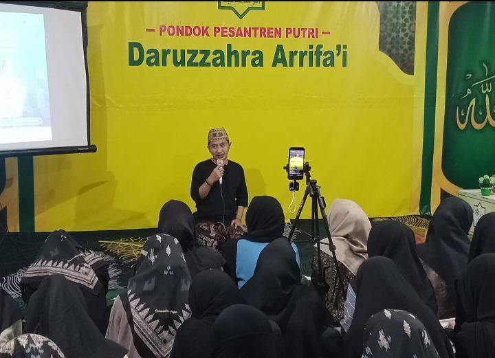 Datangi Ponpes, Fairouz Huda Kenalkan Program Kak Fai Mendengar