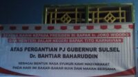 Spanduk Terima Kasih Dan Bakar Ikan, Warga Bone Rayakan Pergantian Pj. Gubernur