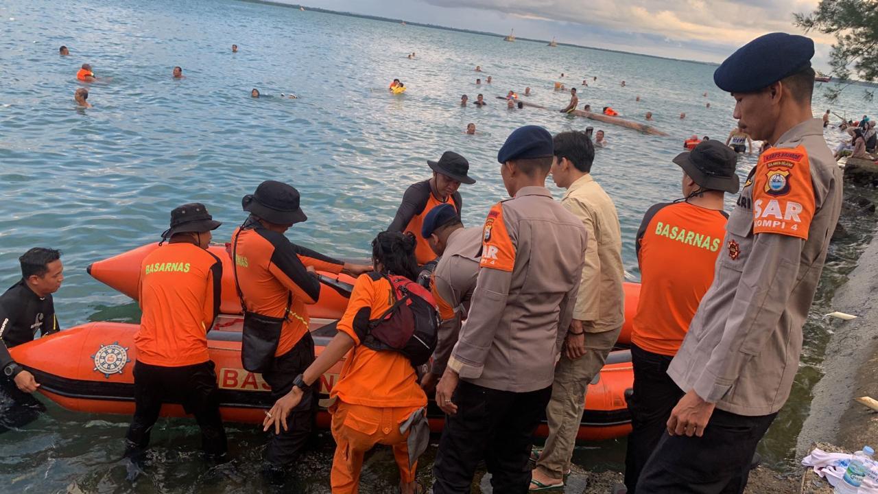 Tim Sar Gabungan Sisir Teluk Bone Cari Pemuda Yang Lompat Dari Atas Kapal Tujuan Kolaka