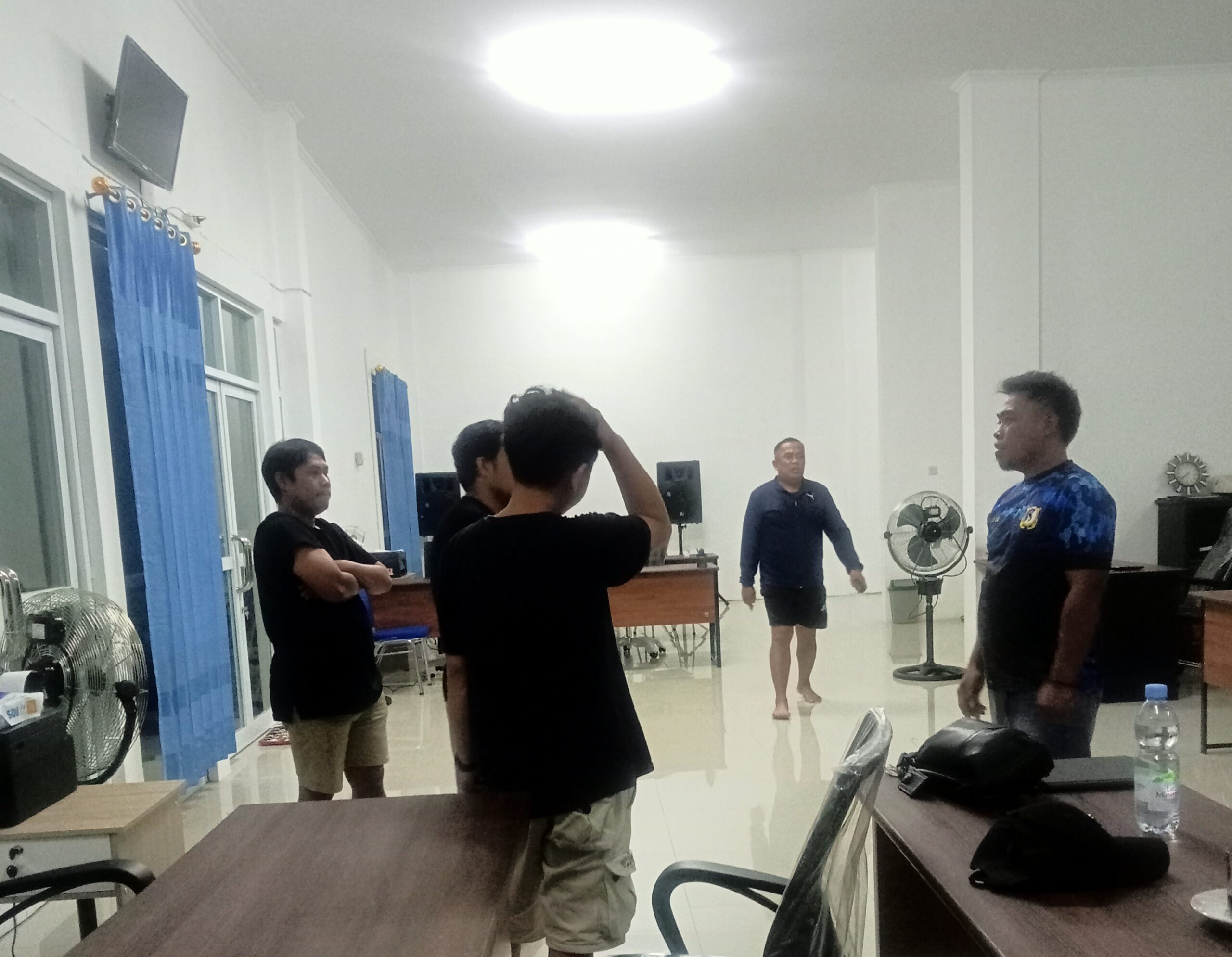 Beres- Beres Kantor Baru, Kebut Waktu Hingga Pimpinan Turun Langsung